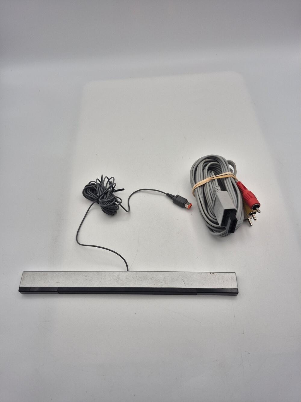 Nintendo Wii Sensor Bar RVL-014 and AV Cable RVL-009 Tested and Working